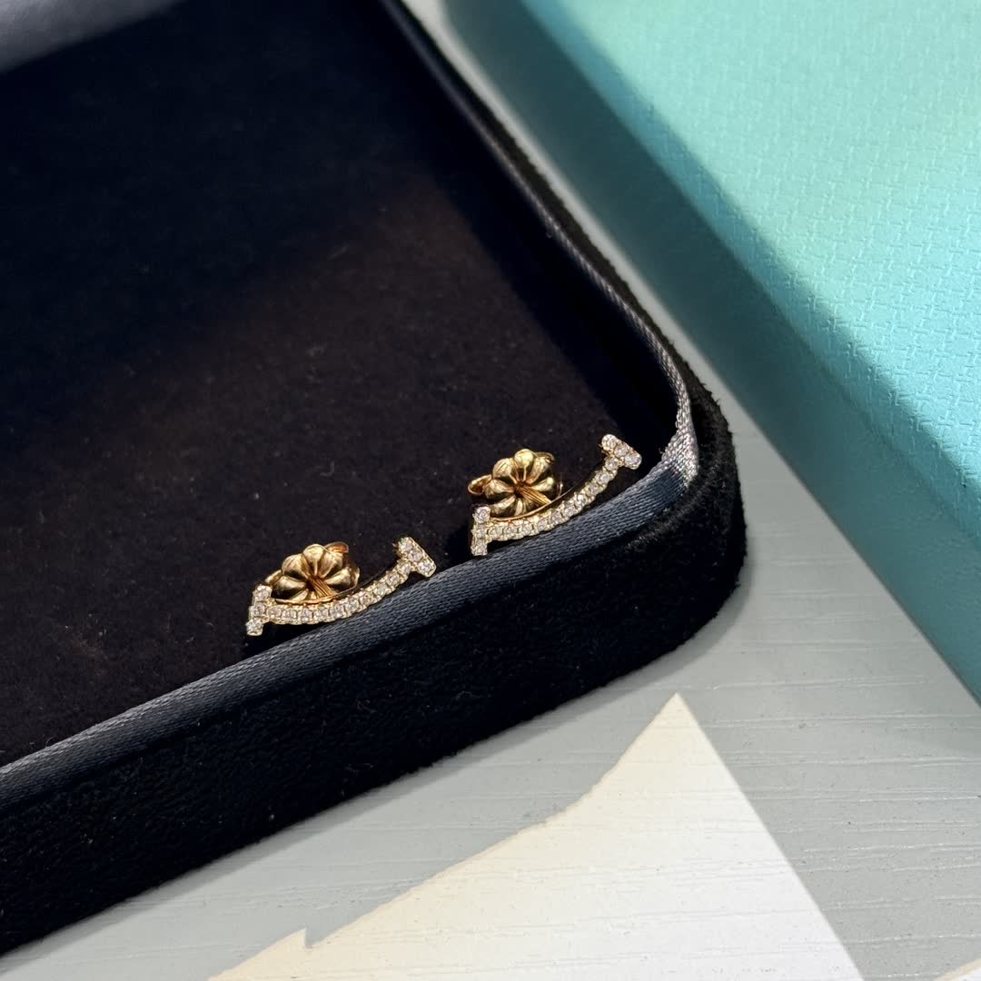 Tiffany & Co. Elsa Peretti® Diamond Bar Stud Earrings
